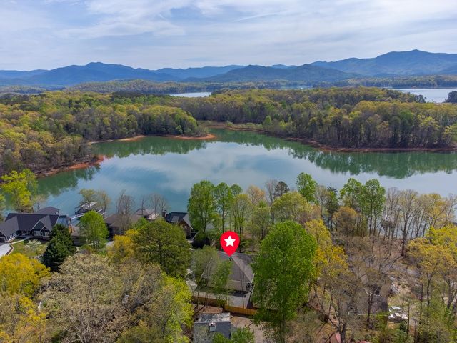 218 Lakeshore Drive, Hayesville, NC 28904