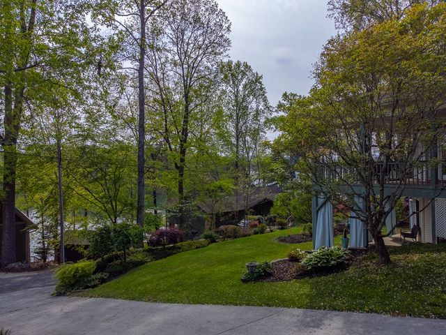 218 Lakeshore Drive, Hayesville, NC 28904