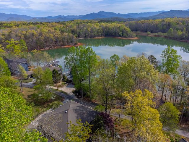 218 Lakeshore Drive, Hayesville, NC 28904
