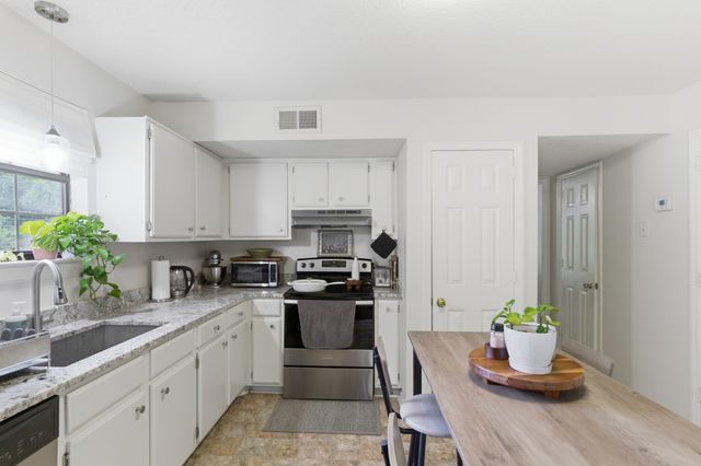 3332 Lakeside Pl, Hermitage, TN 37076