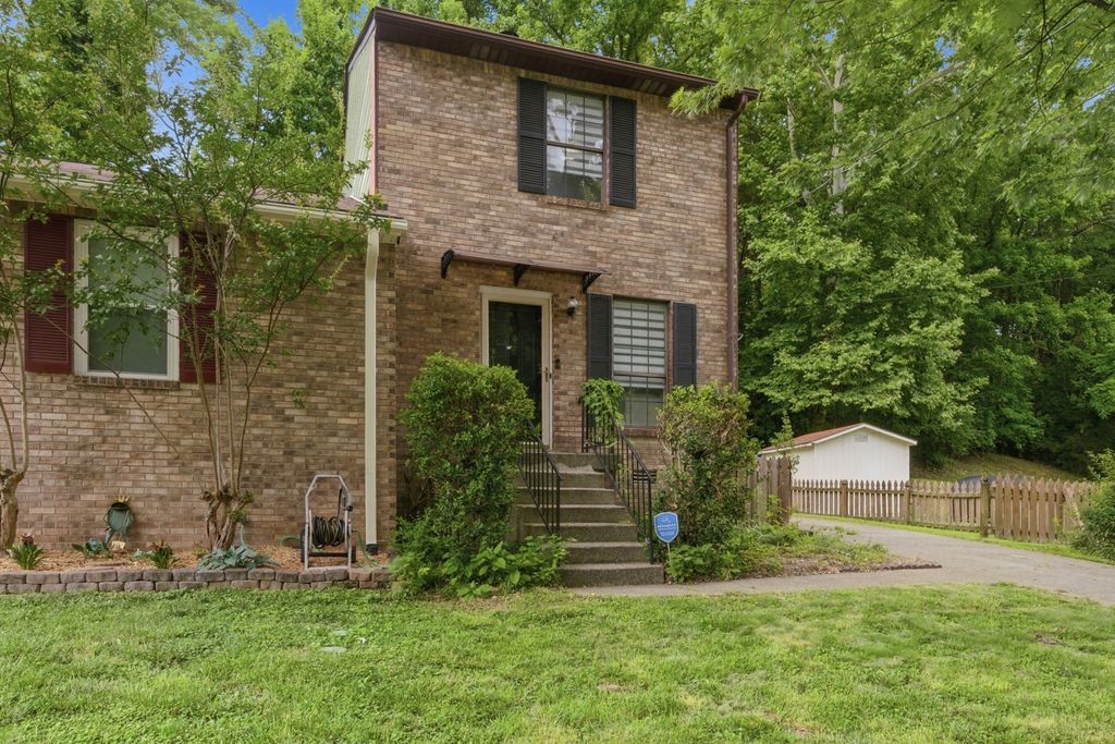 3332 Lakeside Pl, Hermitage, TN 37076