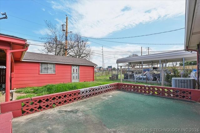 1611 N Boston Place, Tulsa, OK 74106