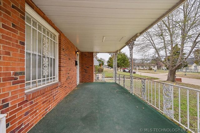 1611 N Boston Place, Tulsa, OK 74106