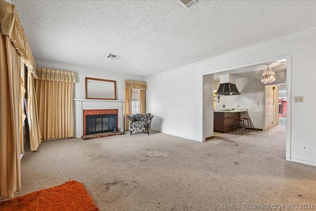 1611 N Boston Place, Tulsa, OK 74106