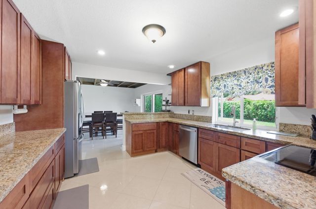 8557 Shadow Wood Boulevard, Coral Springs, FL 33071
