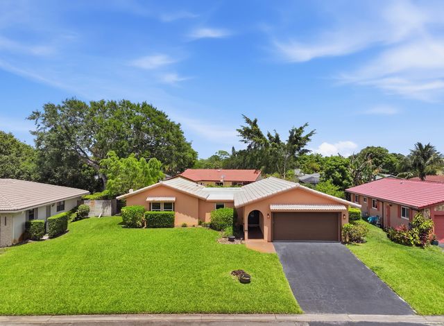 8557 Shadow Wood Boulevard, Coral Springs, FL 33071