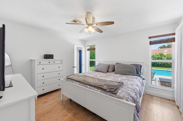 8557 Shadow Wood Boulevard, Coral Springs, FL 33071