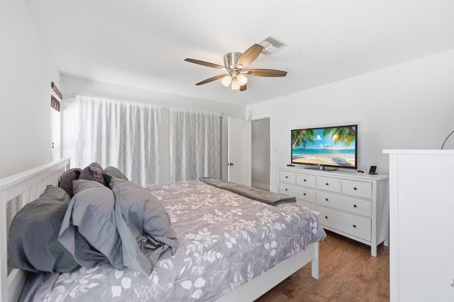 8557 Shadow Wood Boulevard, Coral Springs, FL 33071