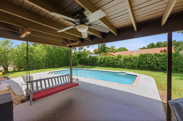 8557 Shadow Wood Boulevard, Coral Springs, FL 33071