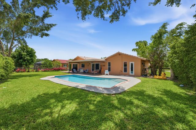 8557 Shadow Wood Boulevard, Coral Springs, FL 33071