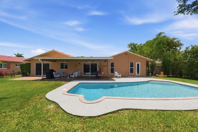 8557 Shadow Wood Boulevard, Coral Springs, FL 33071