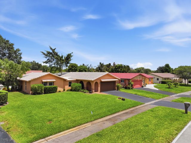 8557 Shadow Wood Boulevard, Coral Springs, FL 33071