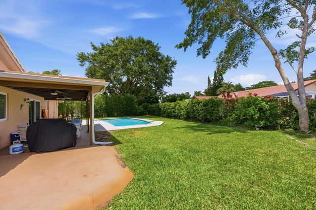 8557 Shadow Wood Boulevard, Coral Springs, FL 33071