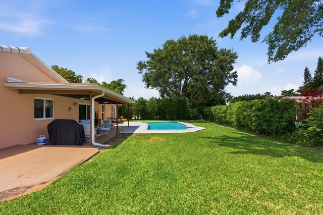 8557 Shadow Wood Boulevard, Coral Springs, FL 33071