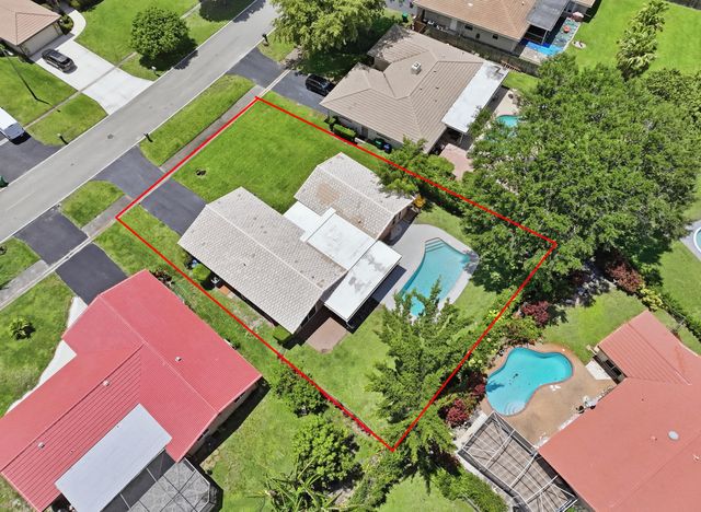 8557 Shadow Wood Boulevard, Coral Springs, FL 33071
