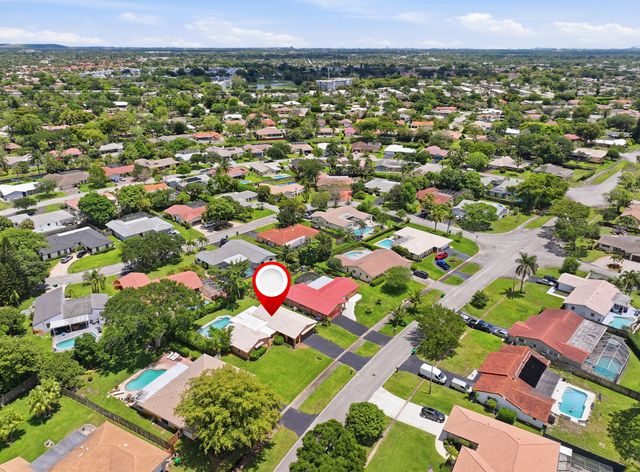 8557 Shadow Wood Boulevard, Coral Springs, FL 33071