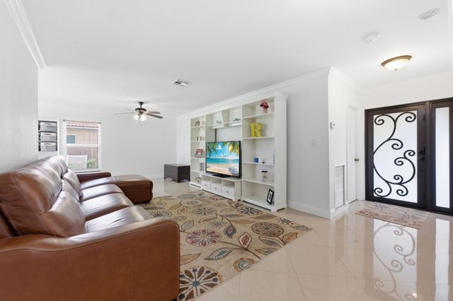 8557 Shadow Wood Boulevard, Coral Springs, FL 33071