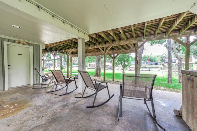 142 Private Road 652, Sargent, TX 77414