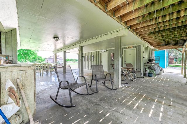 142 Private Road 652, Sargent, TX 77414