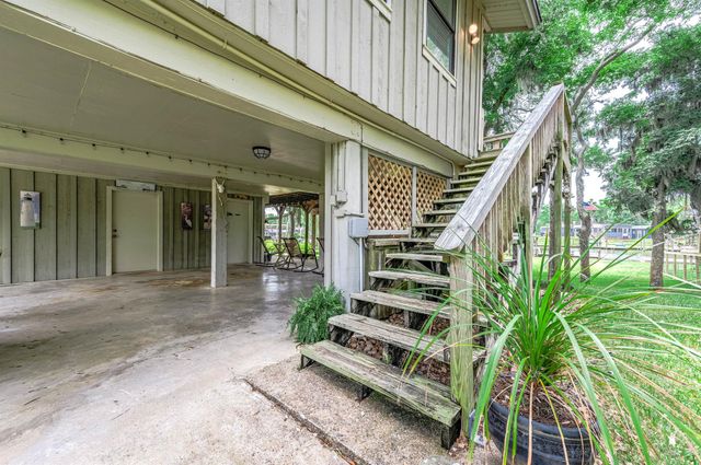 142 Private Road 652, Sargent, TX 77414