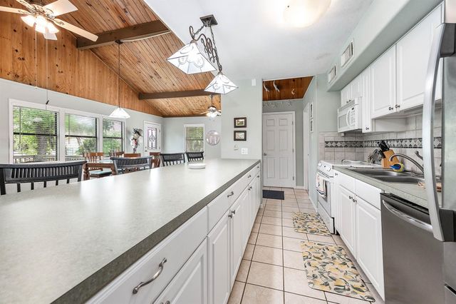 142 Private Road 652, Sargent, TX 77414