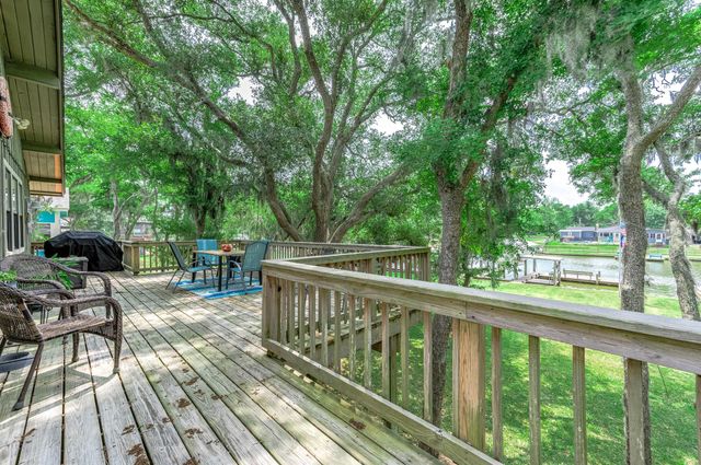 142 Private Road 652, Sargent, TX 77414