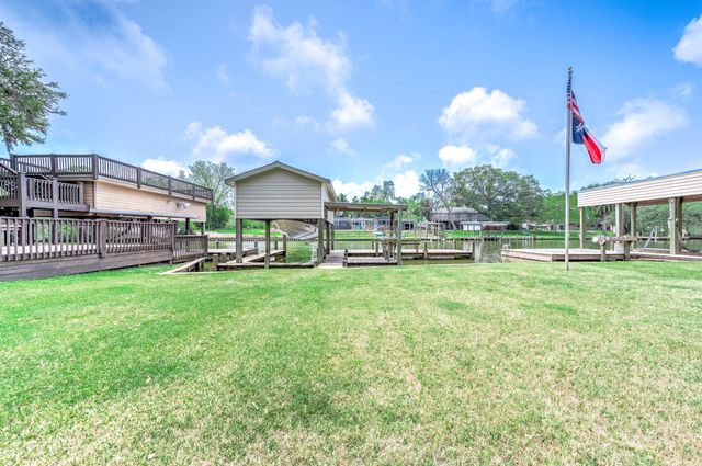 142 Private Road 652, Sargent, TX 77414