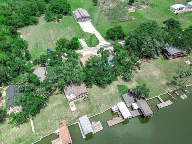 142 Private Road 652, Sargent, TX 77414