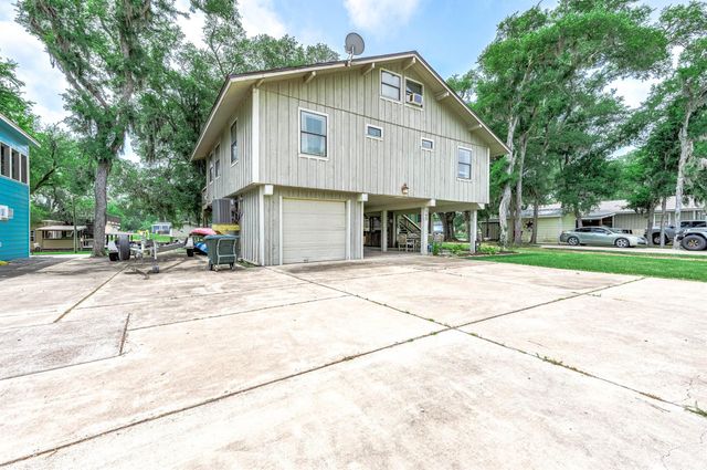142 Private Road 652, Sargent, TX 77414