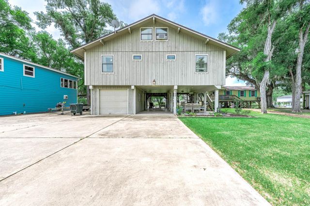 142 Private Road 652, Sargent, TX 77414