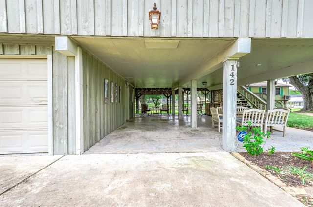142 Private Road 652, Sargent, TX 77414