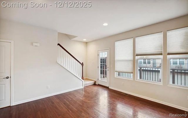 27846 Hopkins Drive, Novi, MI 48377