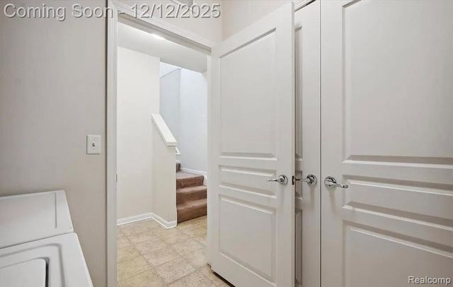 27846 Hopkins Drive, Novi, MI 48377