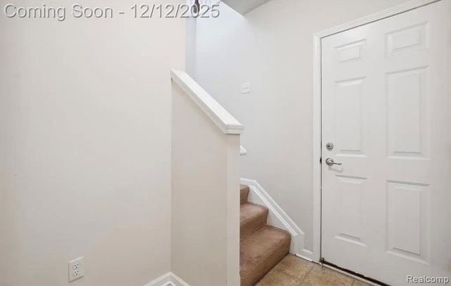 27846 Hopkins Drive, Novi, MI 48377