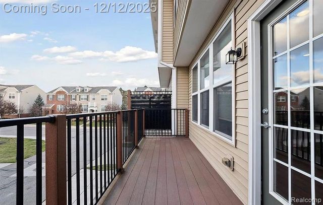 27846 Hopkins Drive, Novi, MI 48377