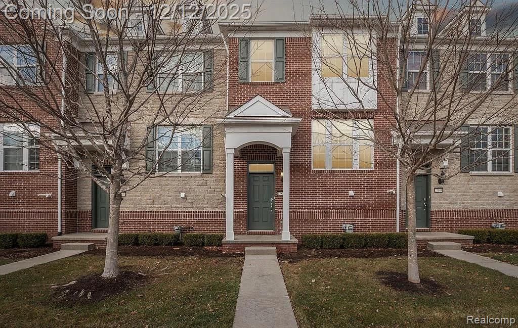 27846 Hopkins Drive, Novi, MI 48377