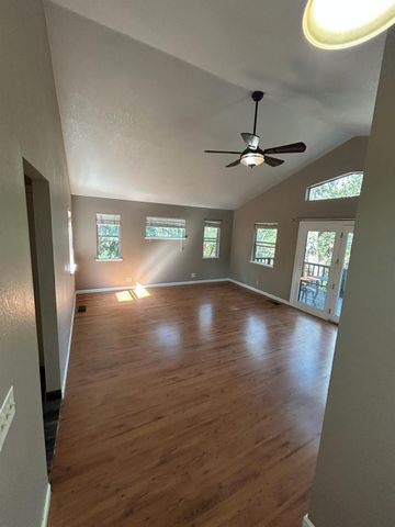949 Bliss Ct, Placerville, CA 95667