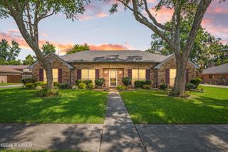 512 Riverwoods Drive, Lafayette, LA 70508
