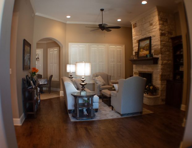 560 Clubhouse Drive, Corsicana, TX 75109