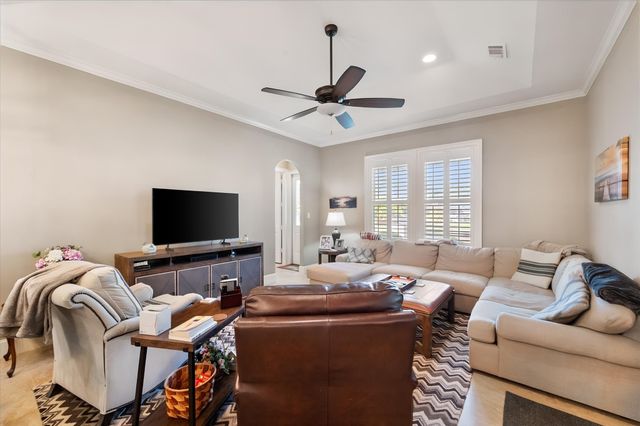 560 Clubhouse Drive, Corsicana, TX 75109