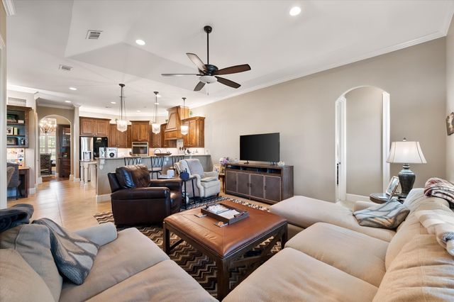 560 Clubhouse Drive, Corsicana, TX 75109