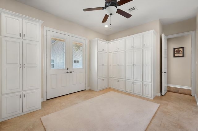 560 Clubhouse Drive, Corsicana, TX 75109