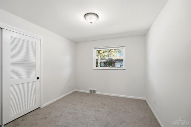 3699 Krierview Drive, Cincinnati, OH 45248