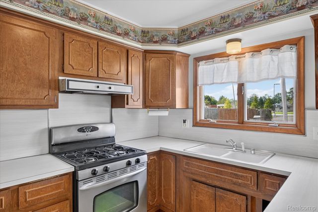 1250 23rd Street, Wyandotte, MI 48192
