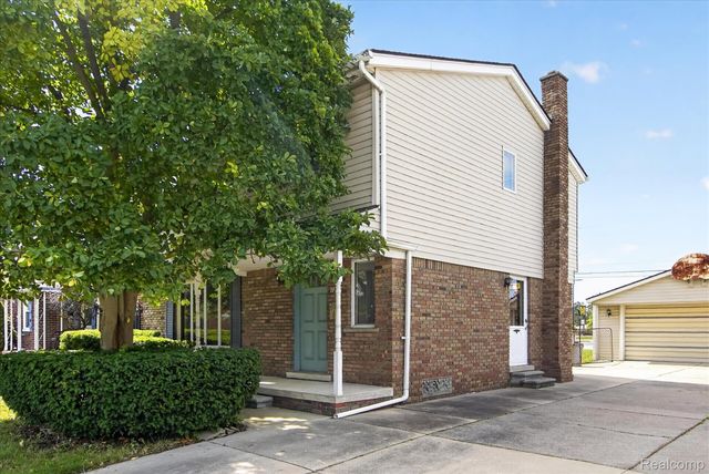 1250 23rd Street, Wyandotte, MI 48192