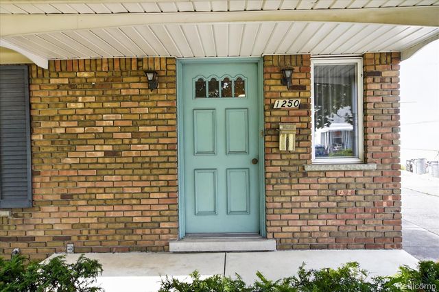 1250 23rd Street, Wyandotte, MI 48192