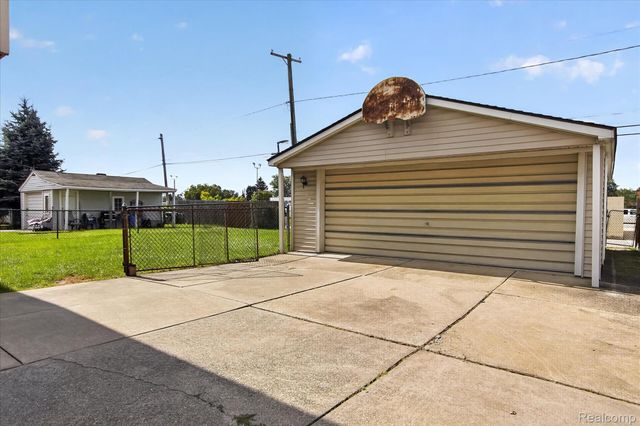 1250 23rd Street, Wyandotte, MI 48192