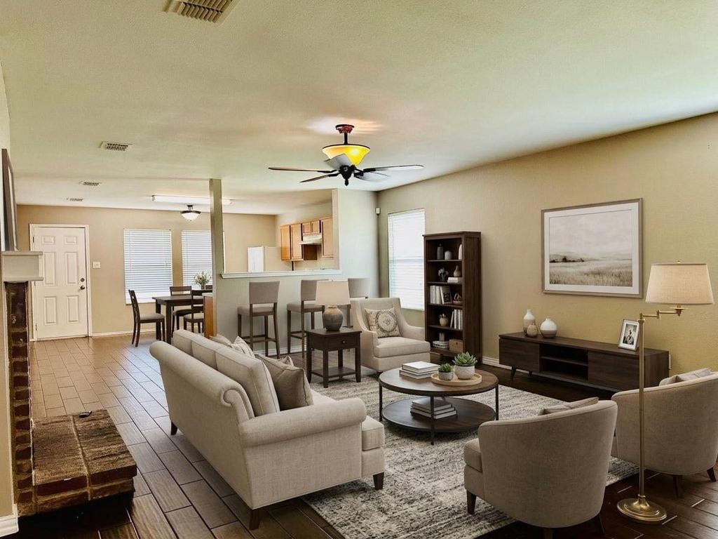 8021 Stowe Springs Lane, Arlington, TX 76002 — photo 2