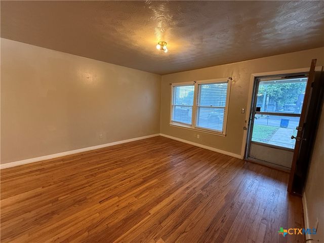 555 N Union Avenue, New Braunfels, TX 78130