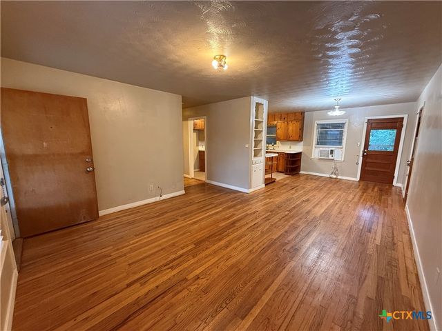 555 N Union Avenue, New Braunfels, TX 78130